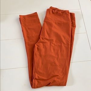 Burnt orange leggings
